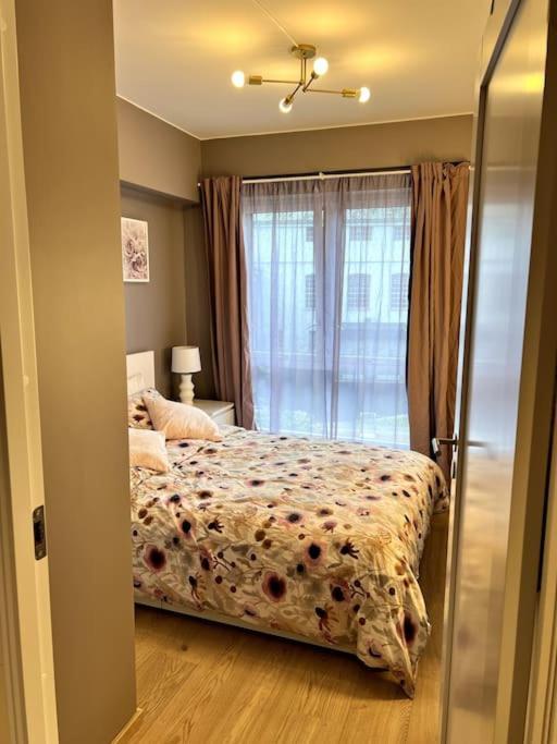 Modern 2 Bedroom In Center